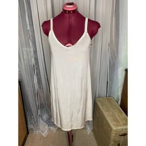 Vanity Fair stretch cream knee length slip sz 34